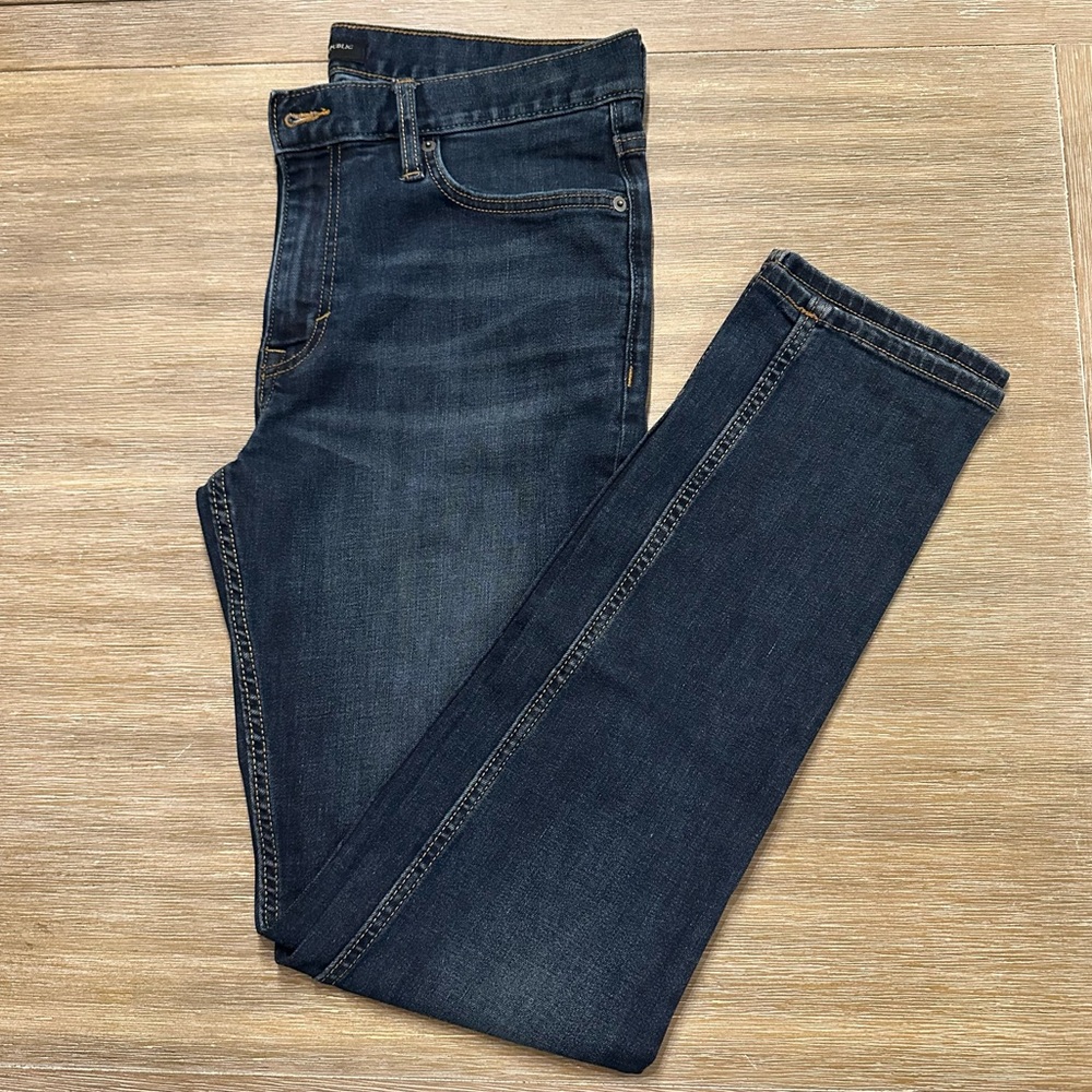 Banana Republic Men's Slim Summer Weight Stretch Jean - Size: 32x32